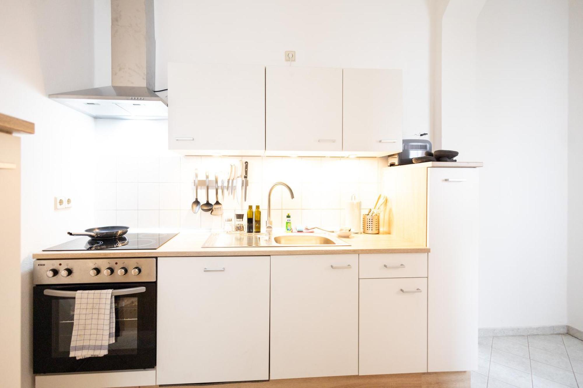 Ko-Living Space An Der Oper - Street Art Design Apartments Halle  ภายนอก รูปภาพ