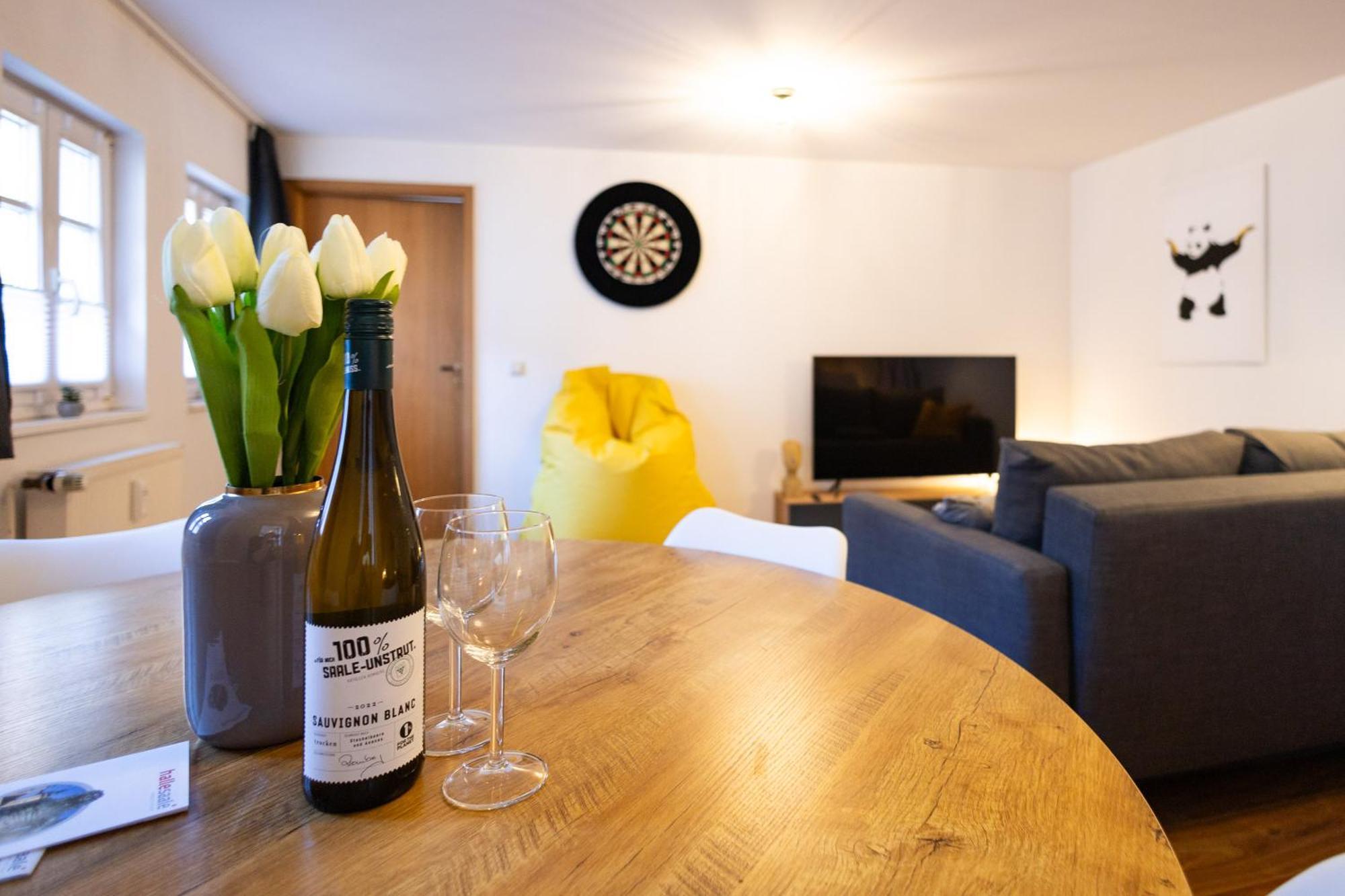 Ko-Living Space An Der Oper - Street Art Design Apartments Halle  ภายนอก รูปภาพ