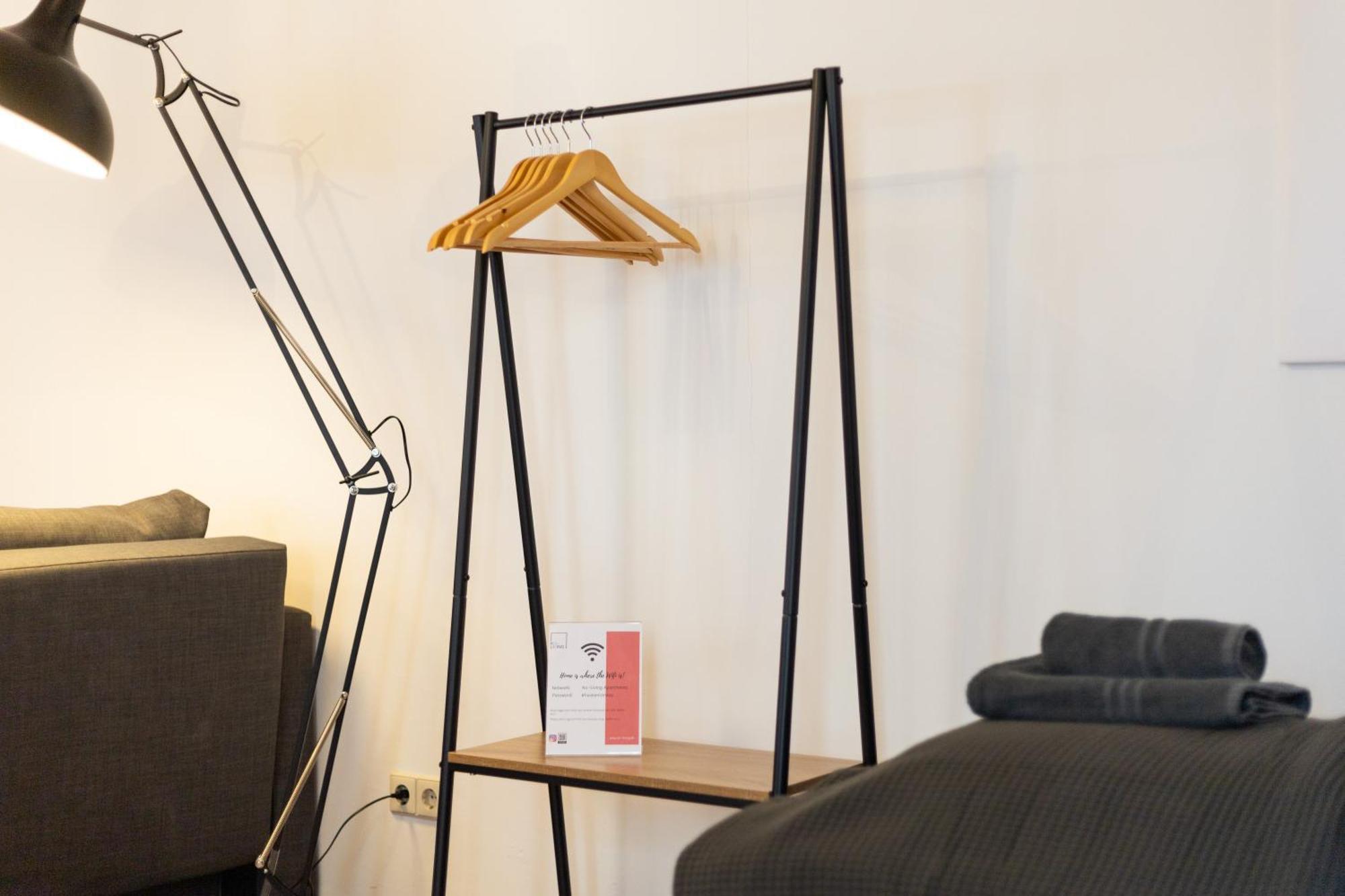 Ko-Living Space An Der Oper - Street Art Design Apartments Halle  ภายนอก รูปภาพ