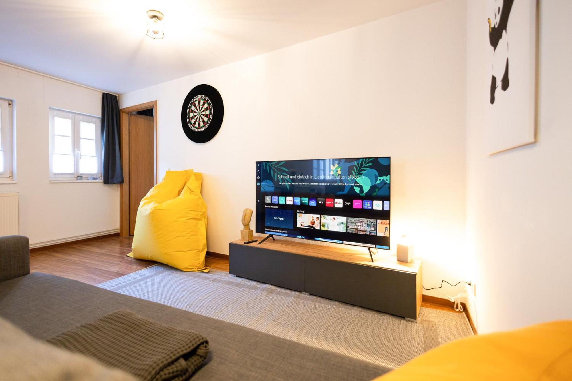 Ko-Living Space An Der Oper - Street Art Design Apartments Halle  ภายนอก รูปภาพ