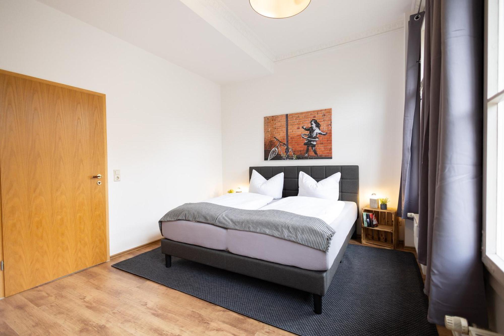Ko-Living Space An Der Oper - Street Art Design Apartments Halle  ภายนอก รูปภาพ