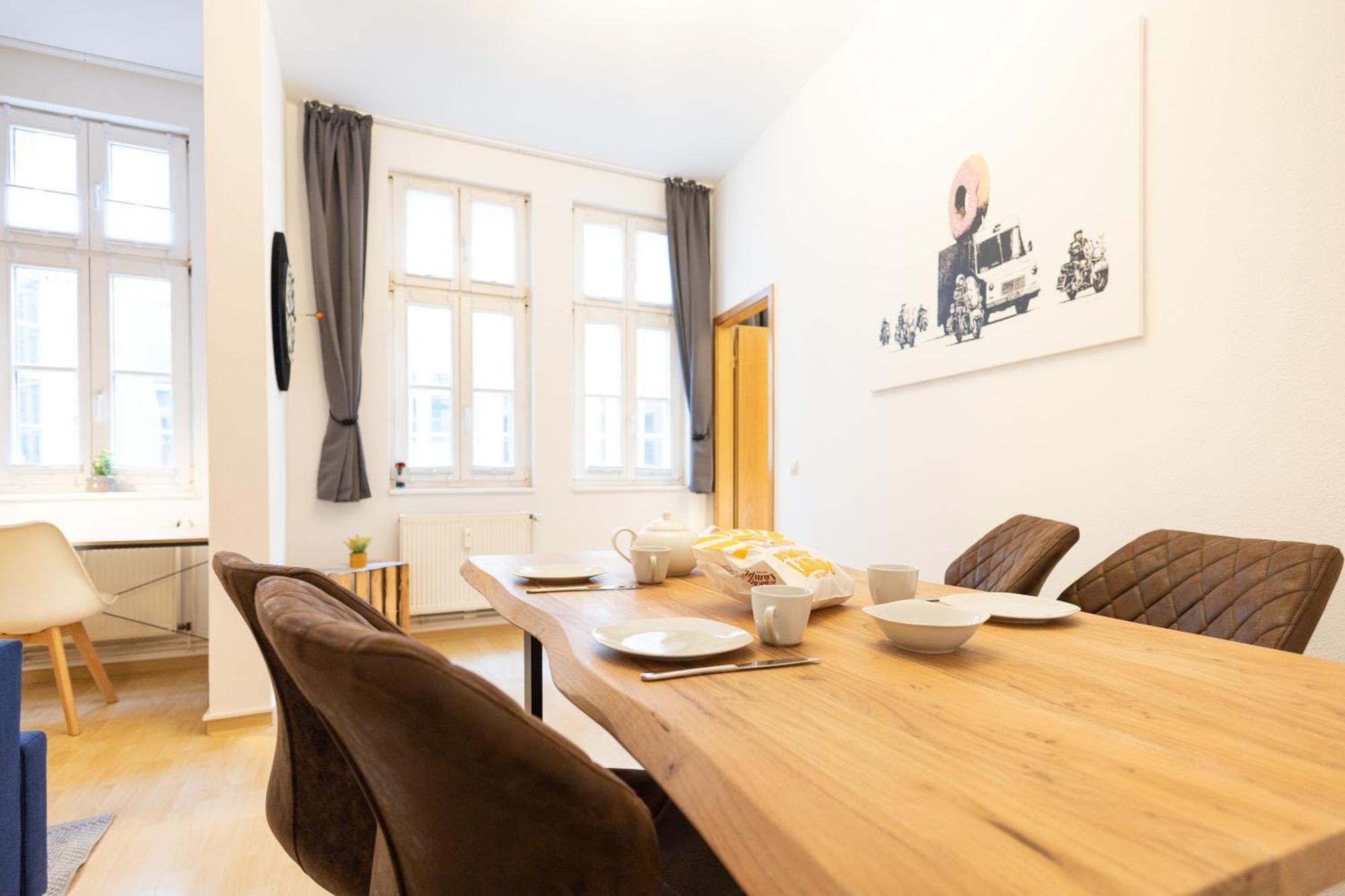 Ko-Living Space An Der Oper - Street Art Design Apartments Halle  ภายนอก รูปภาพ