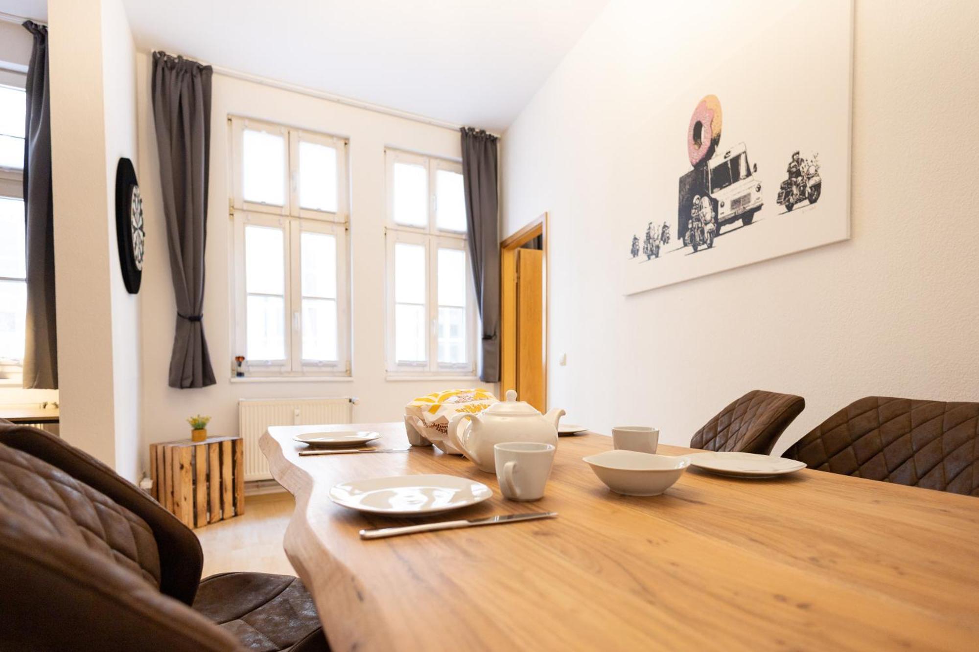 Ko-Living Space An Der Oper - Street Art Design Apartments Halle  ภายนอก รูปภาพ