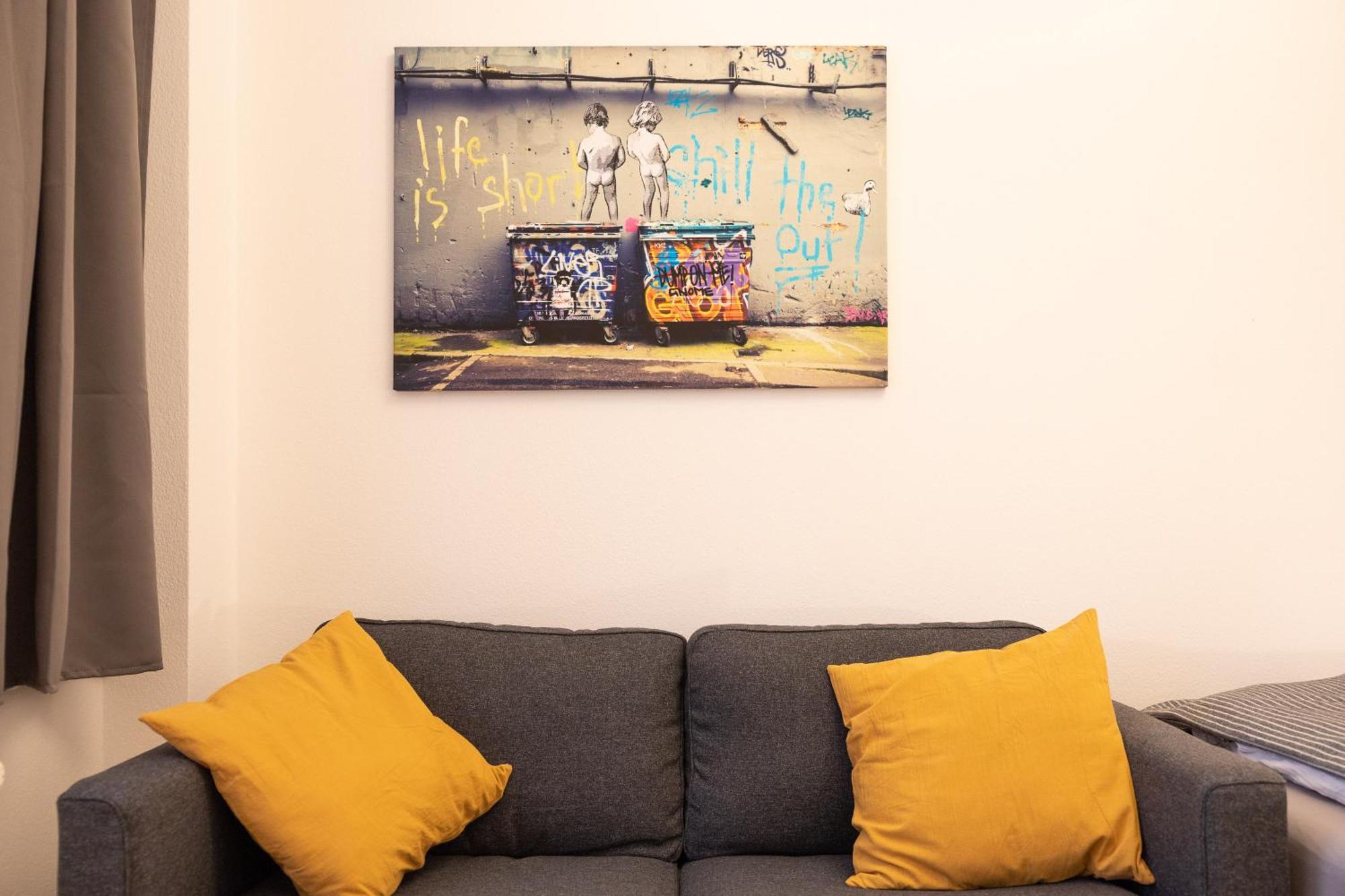 Ko-Living Space An Der Oper - Street Art Design Apartments Halle  ภายนอก รูปภาพ