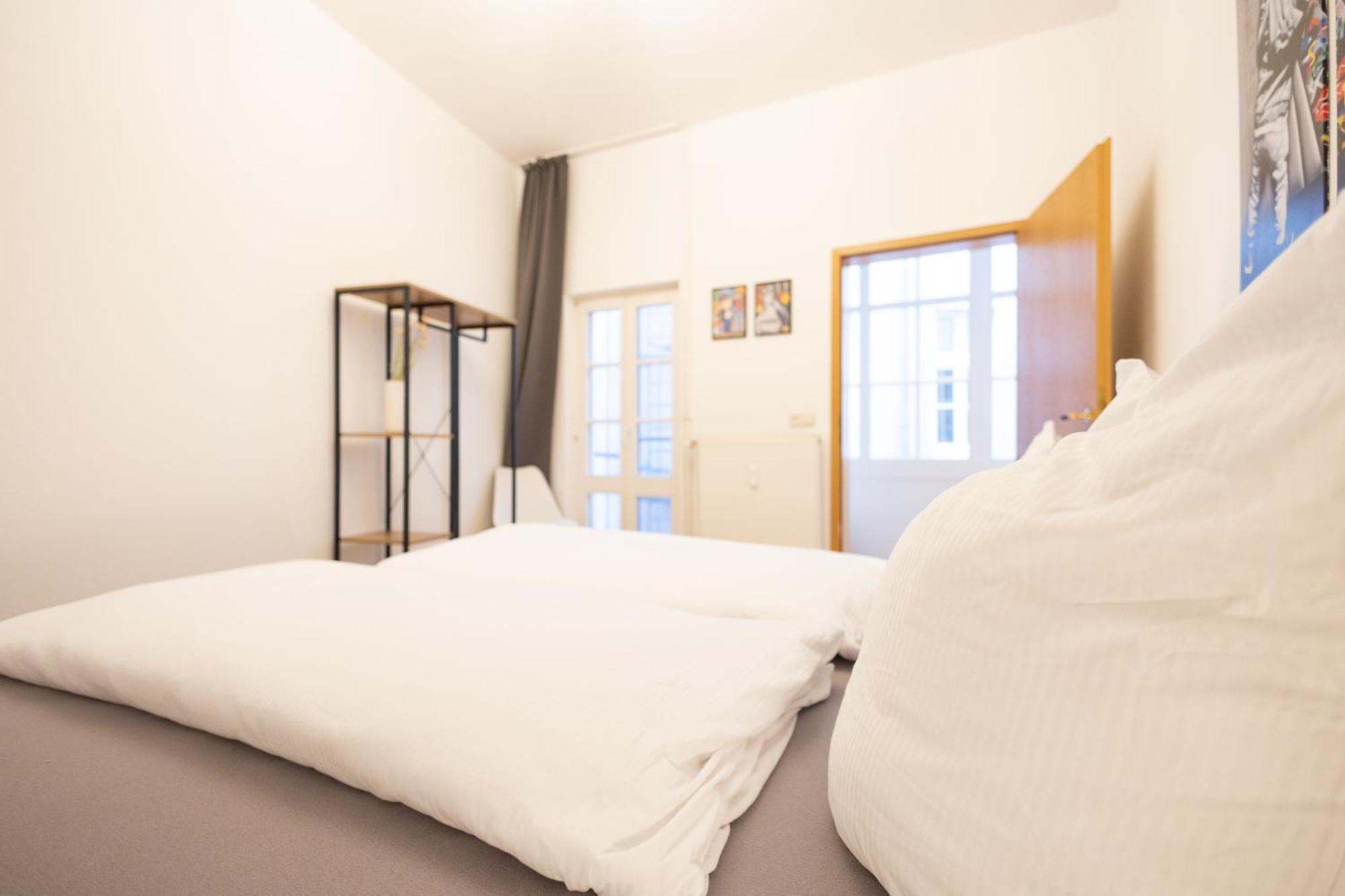 Ko-Living Space An Der Oper - Street Art Design Apartments Halle  ภายนอก รูปภาพ