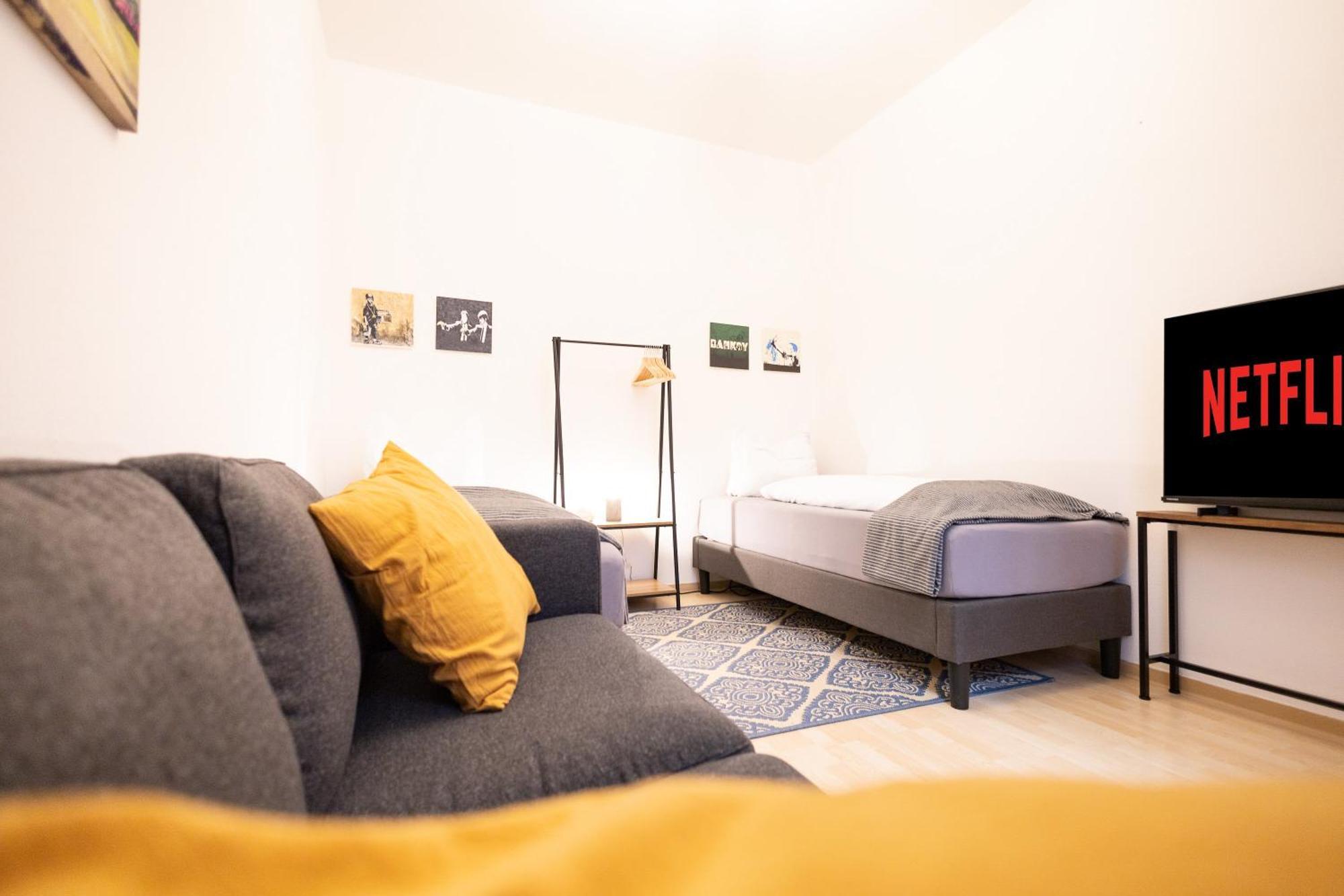 Ko-Living Space An Der Oper - Street Art Design Apartments Halle  ภายนอก รูปภาพ