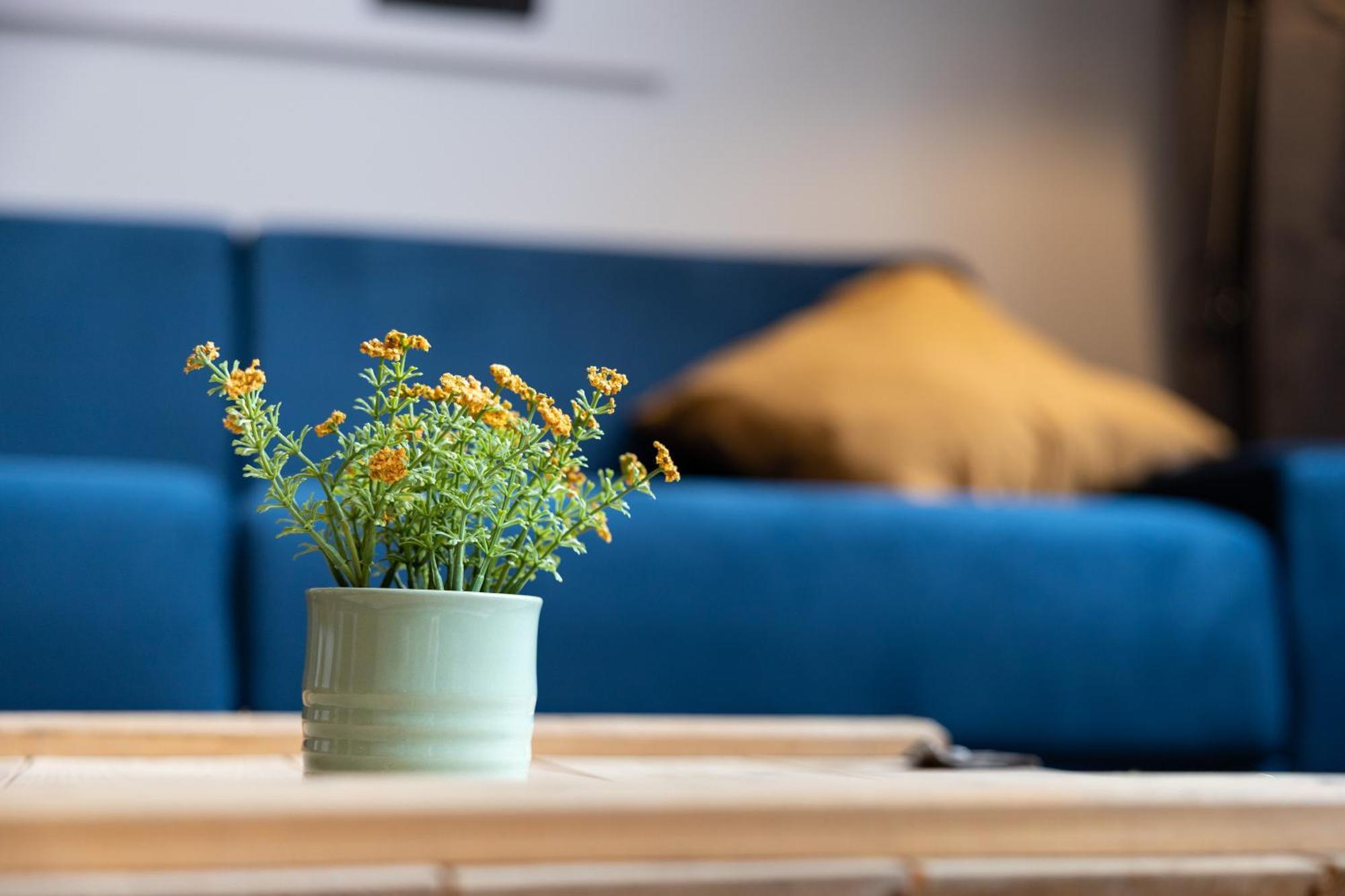 Ko-Living Space An Der Oper - Street Art Design Apartments Halle  ภายนอก รูปภาพ